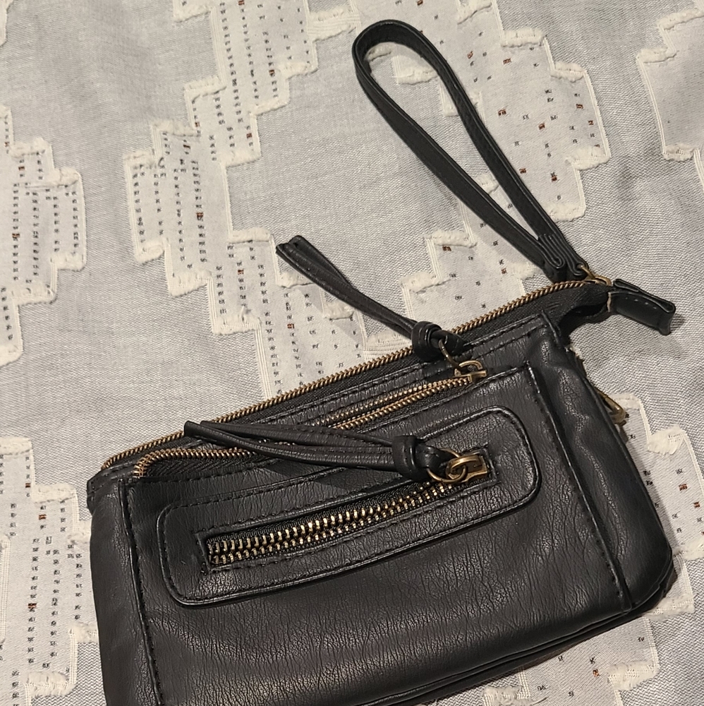 Black wristlet